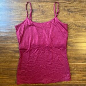 Burgundy tank top size xs